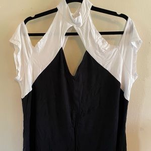 VENSUS Keyhole Cut out Top